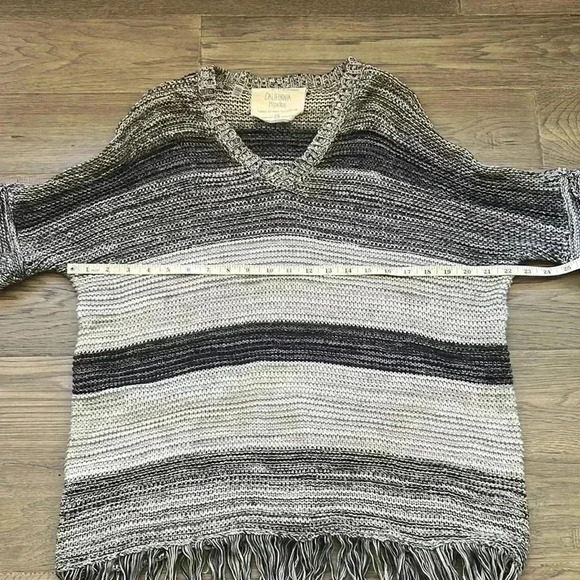 🌸4/$30🌸california Moonrise | Boho Grey knit sweater with fringe - Picture 10 of 12